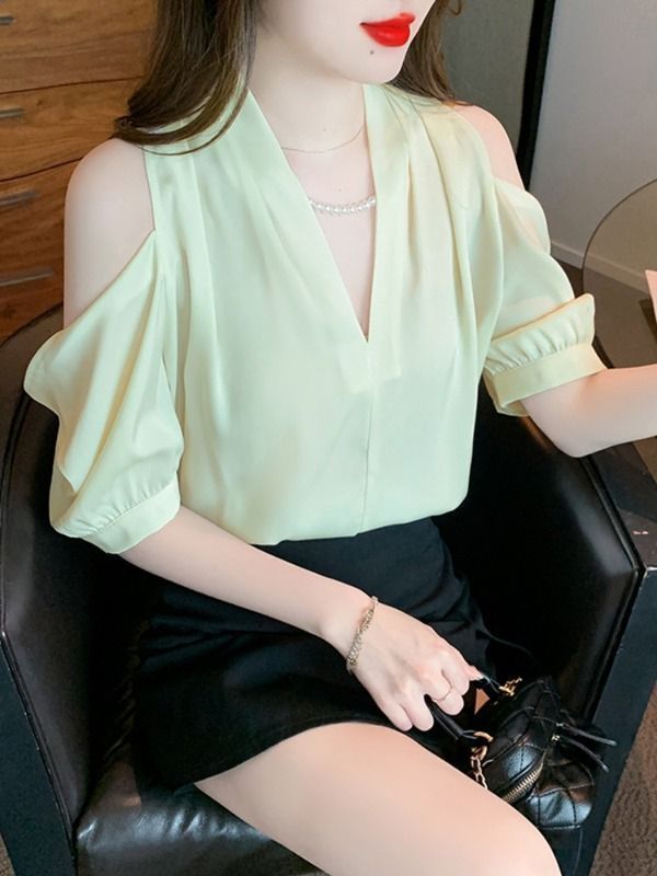 V-Neck Shoulder Shirt - Image 4