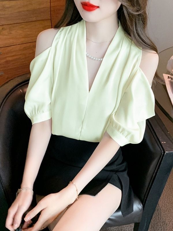 V-Neck Shoulder Shirt - Image 3